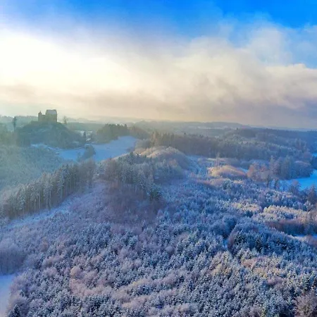 P-hosting Modernes Zwischen Ravensburg Und Dem Altdoerferwald, 110qm, Familienfreundlich, Separater Eingang, Kaffeevollautomat, Baecker Und Pizzeria 15 Meter, Spielplatz 50 Meter, 20 Km Zum Bodensee, 30km In Berge Apartmán