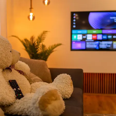 Apartament P-hosting Modernes Zwischen Ravensburg Und Dem Altdoerferwald, 110qm, Familienfreundlich, Separater Eingang, Kaffeevollautomat, Baecker Und Pizzeria 15 Meter, Spielplatz 50 Meter, 20 Km Zum Bodensee, 30km In Berge Schlier