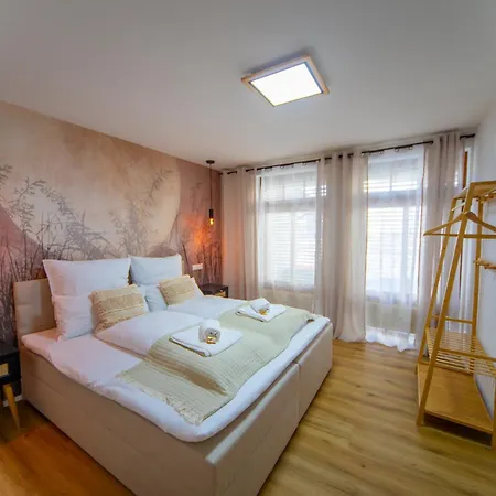 P-hosting Modernes Zwischen Ravensburg Und Dem Altdoerferwald, 110qm, Familienfreundlich, Separater Eingang, Kaffeevollautomat, Baecker Und Pizzeria 15 Meter, Spielplatz 50 Meter, 20 Km Zum Bodensee, 30km In Berge *