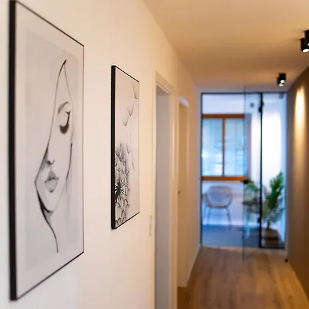 P-hosting Modernes Zwischen Ravensburg Und Dem Altdoerferwald, 110qm, Familienfreundlich, Separater Eingang, Kaffeevollautomat, Baecker Und Pizzeria 15 Meter, Spielplatz 50 Meter, 20 Km Zum Bodensee, 30km In Berge Apartament Schlier