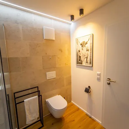 Apartament P-hosting Modernes Zwischen Ravensburg Und Dem Altdoerferwald, 110qm, Familienfreundlich, Separater Eingang, Kaffeevollautomat, Baecker Und Pizzeria 15 Meter, Spielplatz 50 Meter, 20 Km Zum Bodensee, 30km In Berge Schlier