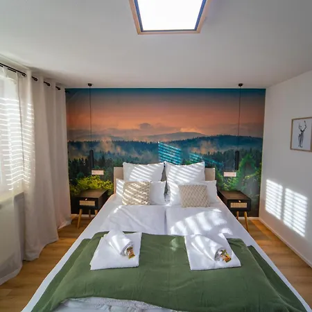P-hosting Modernes Zwischen Ravensburg Und Dem Altdoerferwald, 110qm, Familienfreundlich, Separater Eingang, Kaffeevollautomat, Baecker Und Pizzeria 15 Meter, Spielplatz 50 Meter, 20 Km Zum Bodensee, 30km In Berge Apartament Schlier