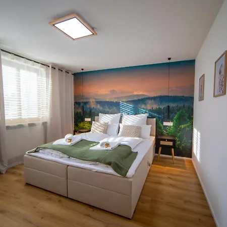 P-hosting Modernes Zwischen Ravensburg Und Dem Altdoerferwald, 110qm, Familienfreundlich, Separater Eingang, Kaffeevollautomat, Baecker Und Pizzeria 15 Meter, Spielplatz 50 Meter, 20 Km Zum Bodensee, 30km In Berge Schlier