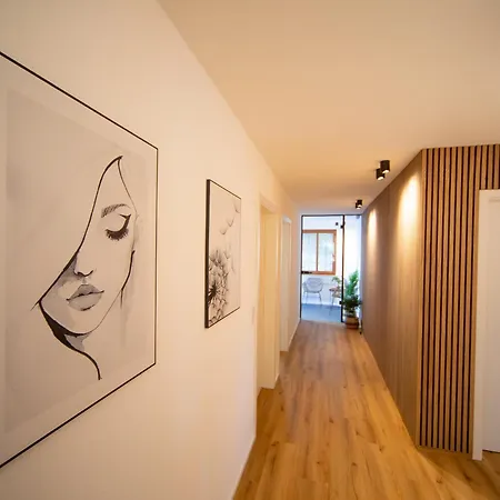 P-hosting Modernes Zwischen Ravensburg Und Dem Altdoerferwald, 110qm, Familienfreundlich, Separater Eingang, Kaffeevollautomat, Baecker Und Pizzeria 15 Meter, Spielplatz 50 Meter, 20 Km Zum Bodensee, 30km In Berge * Schlier