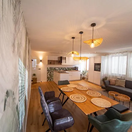 P-hosting Modernes Zwischen Ravensburg Und Dem Altdoerferwald, 110qm, Familienfreundlich, Separater Eingang, Kaffeevollautomat, Baecker Und Pizzeria 15 Meter, Spielplatz 50 Meter, 20 Km Zum Bodensee, 30km In Berge Schlier