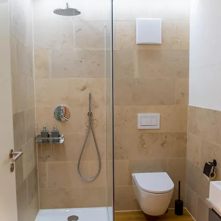 P-hosting Modernes Zwischen Ravensburg Und Dem Altdoerferwald, 110qm, Familienfreundlich, Separater Eingang, Kaffeevollautomat, Baecker Und Pizzeria 15 Meter, Spielplatz 50 Meter, 20 Km Zum Bodensee, 30km In Berge * Schlier