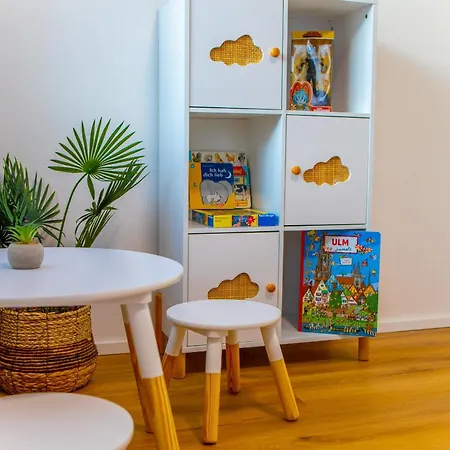 Apartmán P-hosting Modernes Zwischen Ravensburg Und Dem Altdoerferwald, 110qm, Familienfreundlich, Separater Eingang, Kaffeevollautomat, Baecker Und Pizzeria 15 Meter, Spielplatz 50 Meter, 20 Km Zum Bodensee, 30km In Berge Schlier