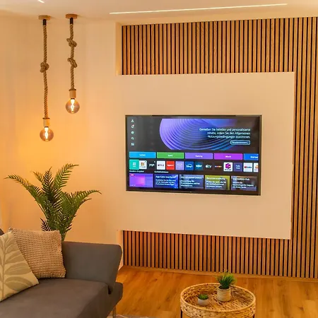 Apartmán P-hosting Modernes Zwischen Ravensburg Und Dem Altdoerferwald, 110qm, Familienfreundlich, Separater Eingang, Kaffeevollautomat, Baecker Und Pizzeria 15 Meter, Spielplatz 50 Meter, 20 Km Zum Bodensee, 30km In Berge